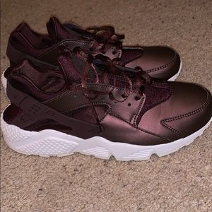 Purple metallic Nike Huarache